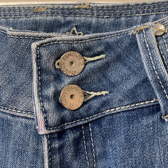 Almost Famous Capri Jeans Size 7 Few Stones missing on pockets Used - Picture 6 of 8